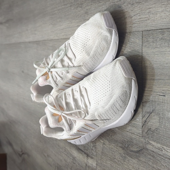 Adidas Swift Run 22 Women’s Size 6.5 - Picture 2 of 8